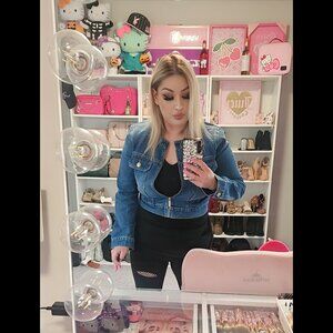 Meet your Posher, Mariela